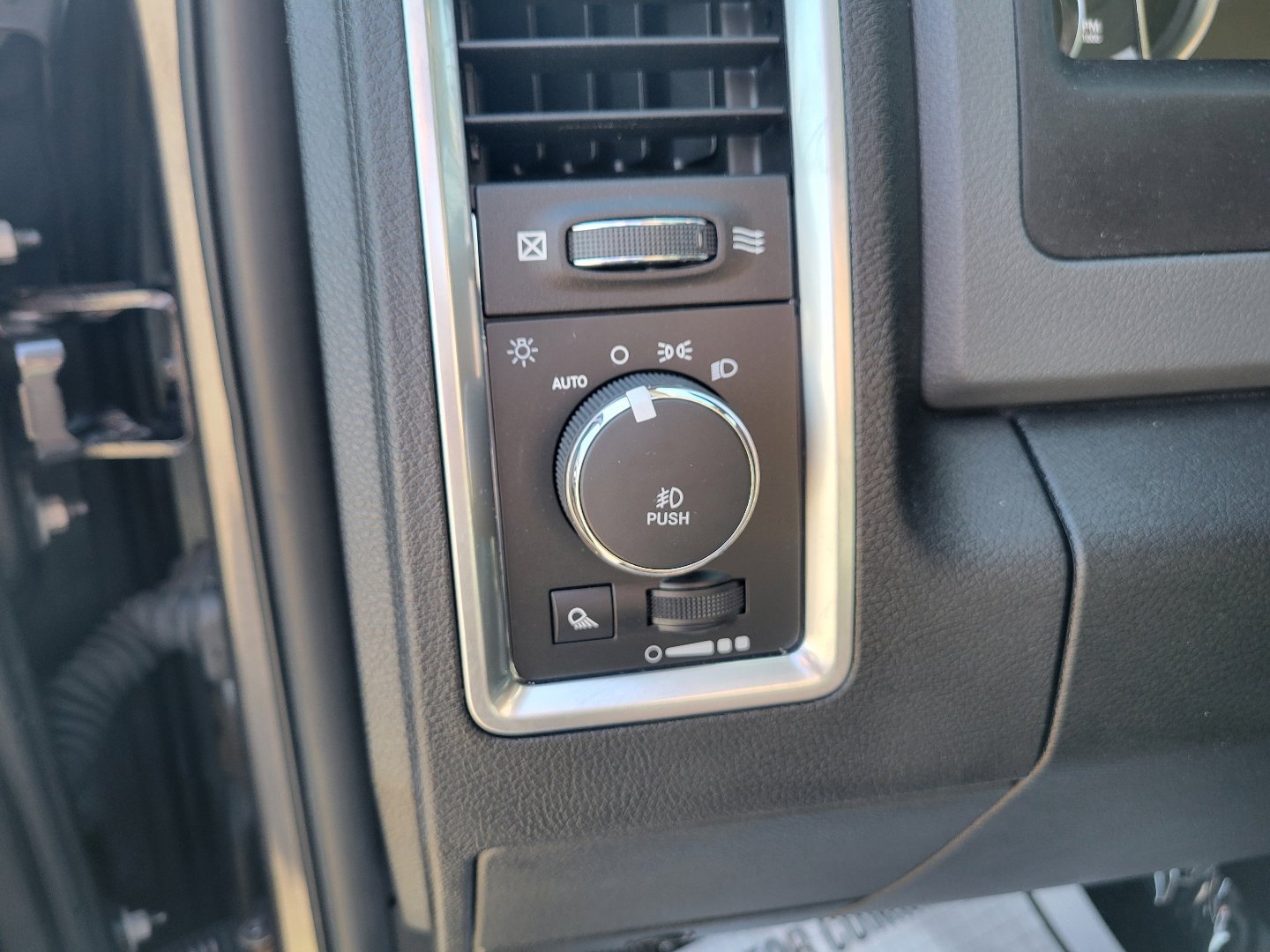 Used 2018 RAM 1500 Big Horn AWD/4WD image 19