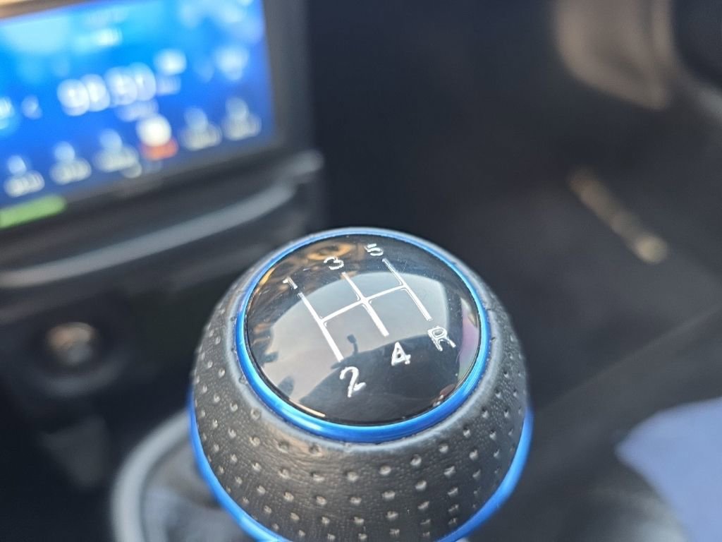 Used 2000 Toyota MR2 Base image 24