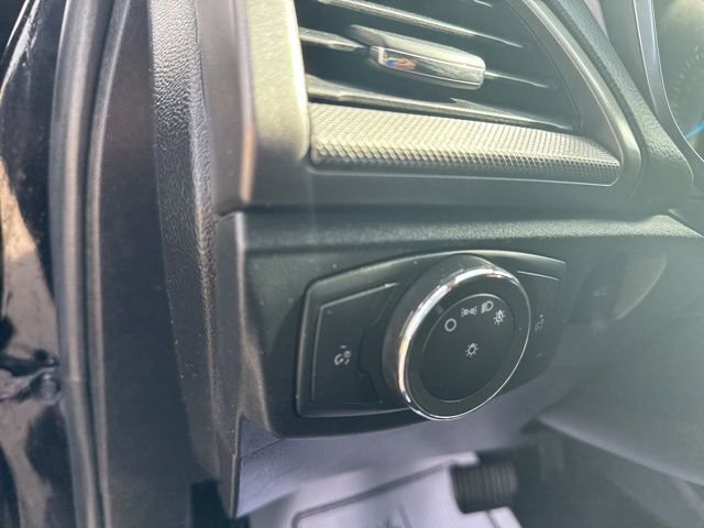 Used 2020 Ford Fusion SE image 18