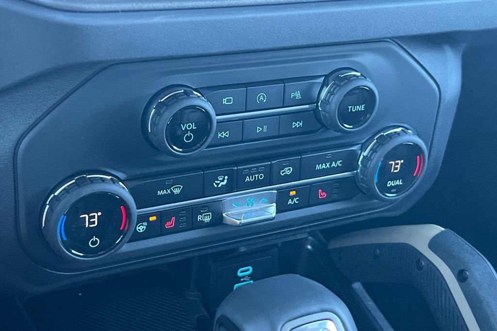 Used 2025 Ford Bronco Badlands image 23