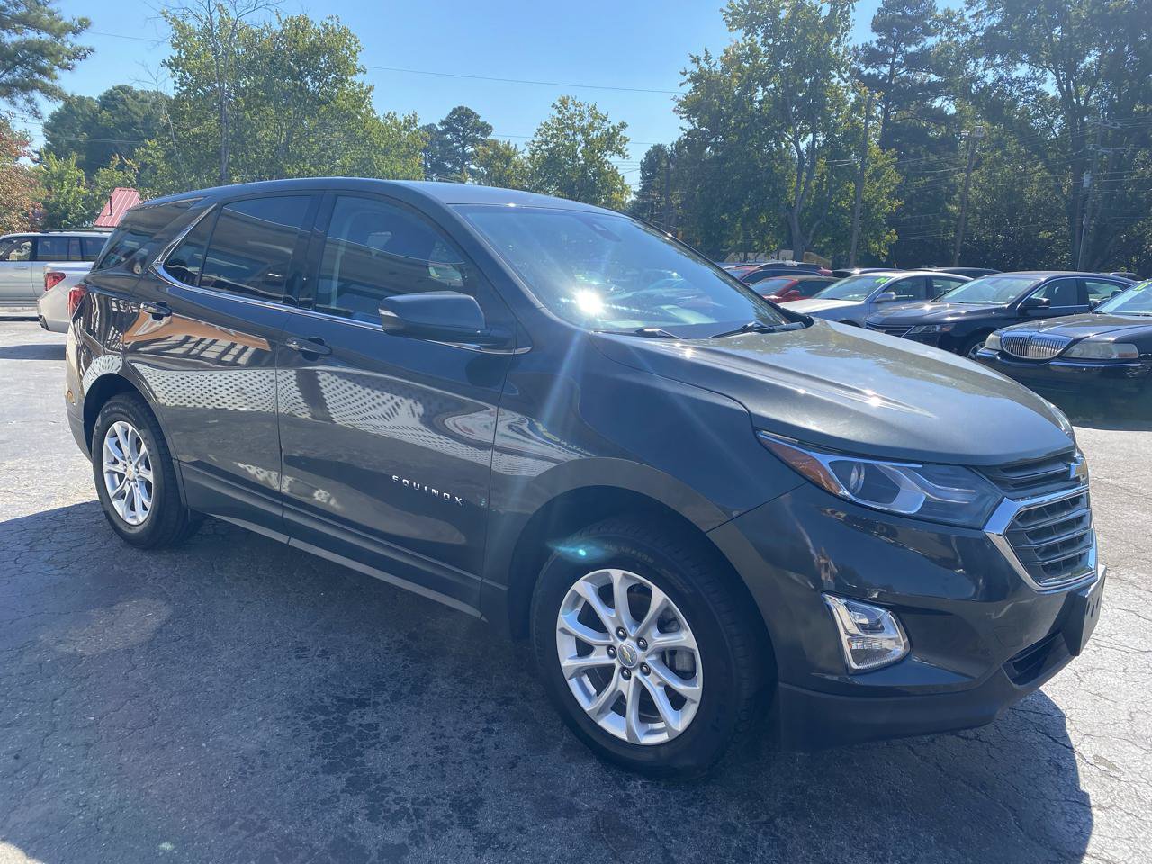 Used 2019 Chevrolet Equinox LT w/ Driver Convenience Package AWD/4WD image 3