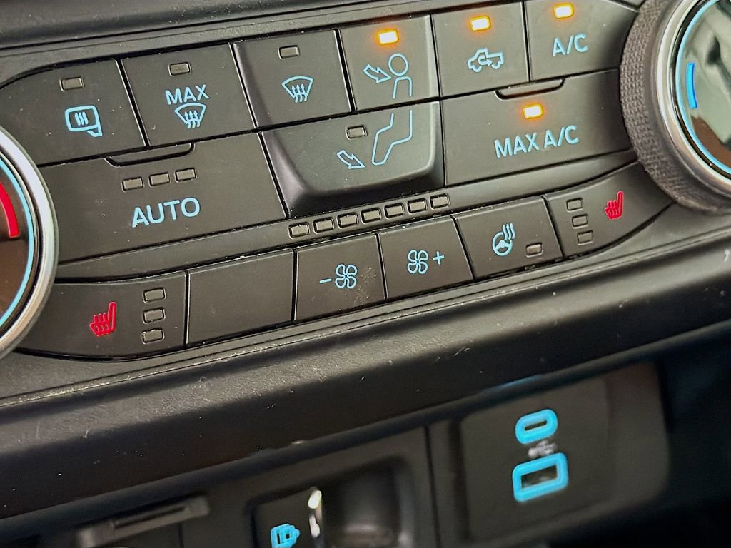 Used 2022 Ford Maverick Lariat w/ Lariat Luxury Package image 22