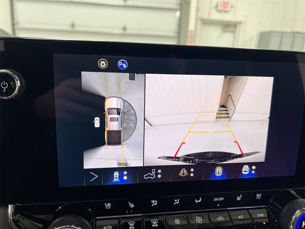 Used 2025 Chevrolet Colorado ZR2 w/ Technology Package image 15