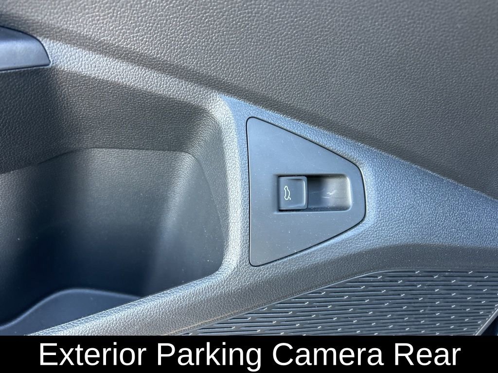 Used 2025 Volkswagen Jetta SE w/ Sunroof Package image 20