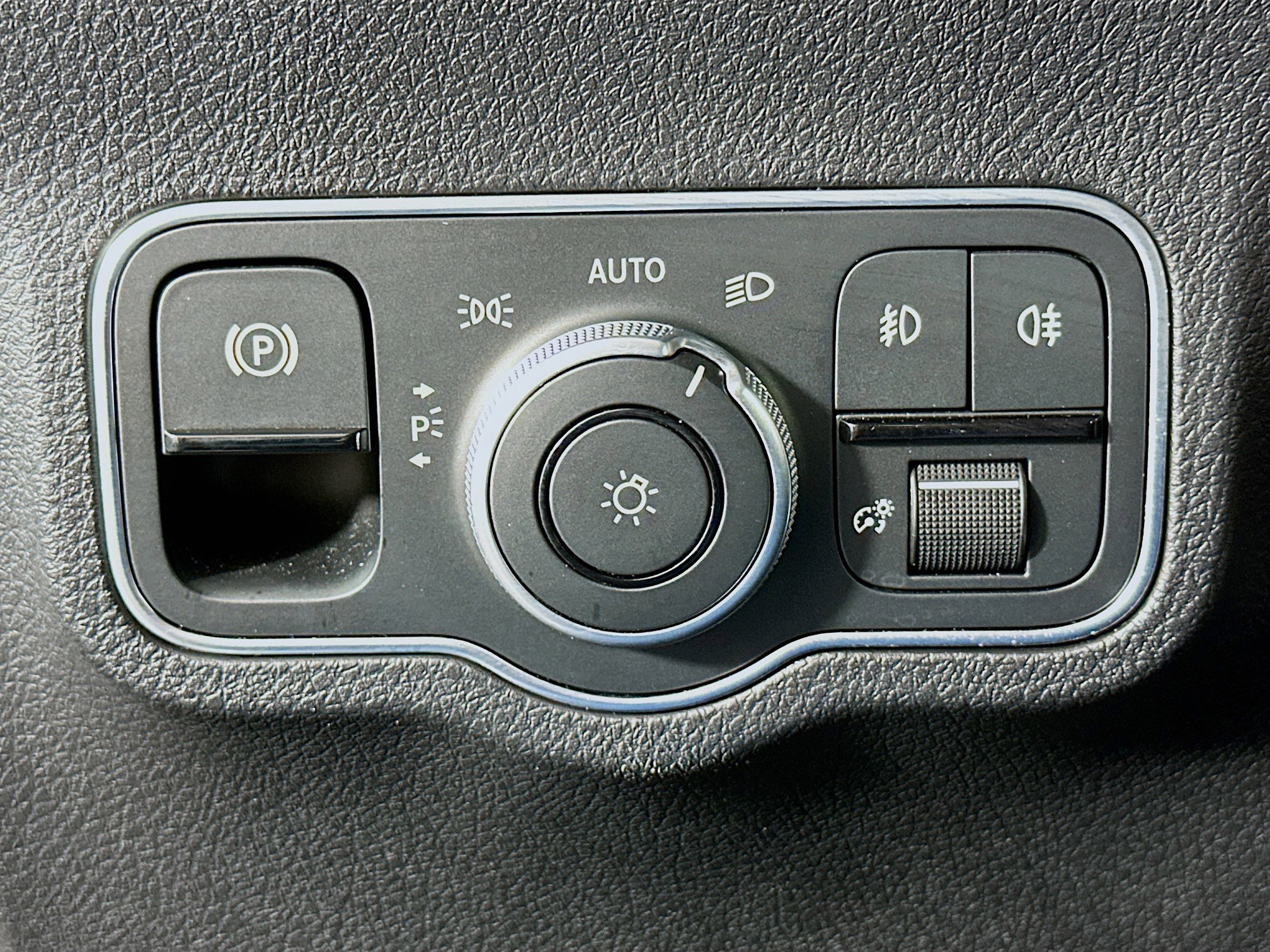 Used 2024 Mercedes-Benz GLB 250 GLB 250 image 17