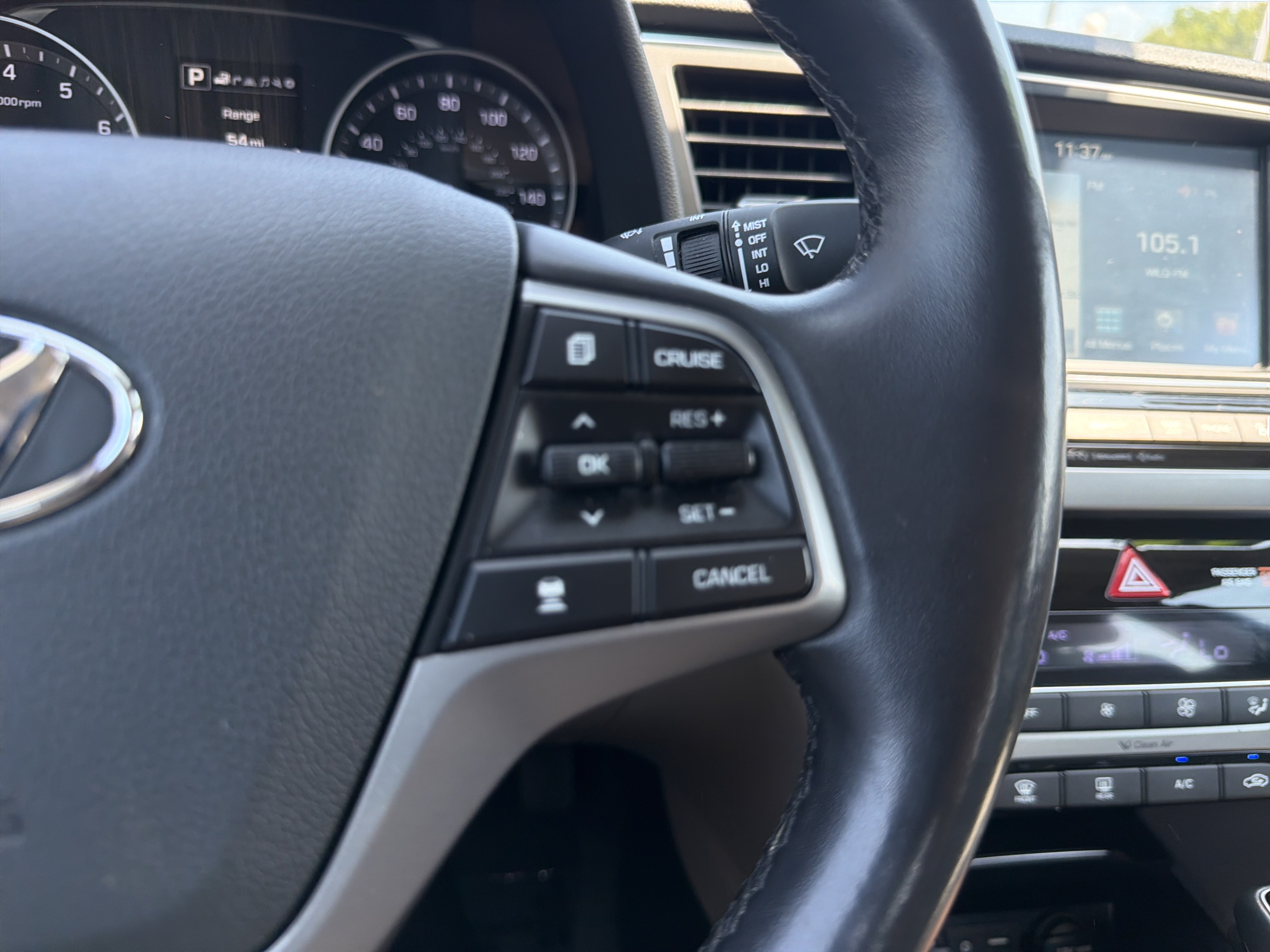 Used 2018 Hyundai Elantra Limited w/ Limited Ultimate Package 02 FWD image 19