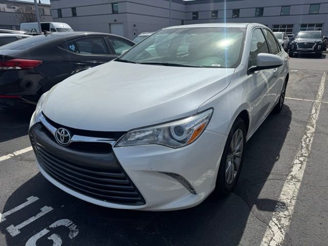 Used 2017 Toyota Camry XLE w/ Moonroof Package image 4