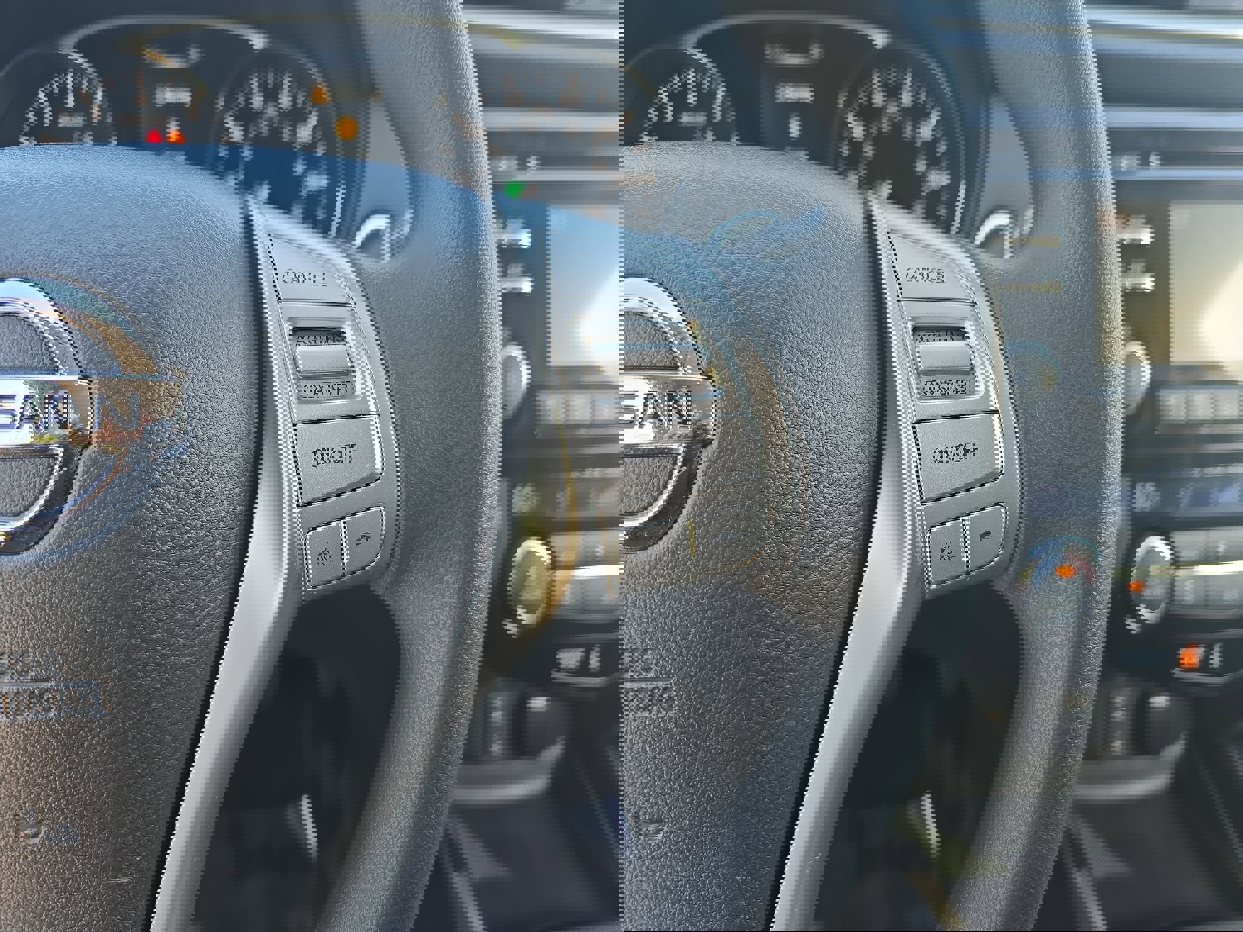 Used 2015 Nissan Rogue SV image 17