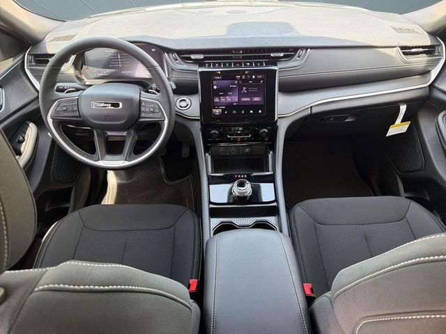 New 2026 Jeep Grand Cherokee L Laredo image 17