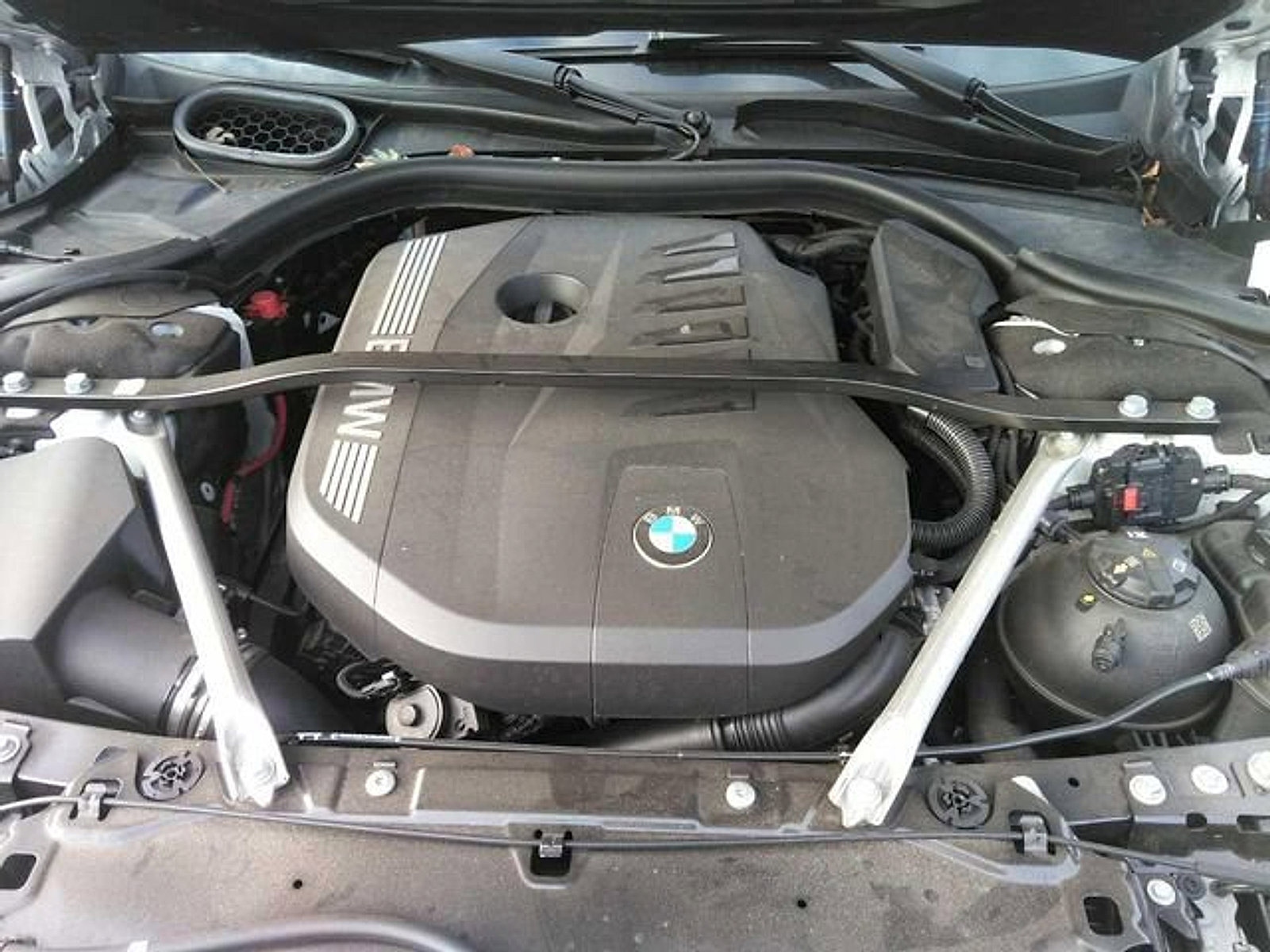 Used 2025 BMW 740i xDrive AWD/4WD image 14