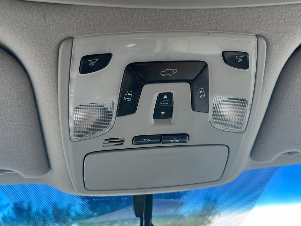 Used 2014 Toyota Sienna XLE FWD image 42