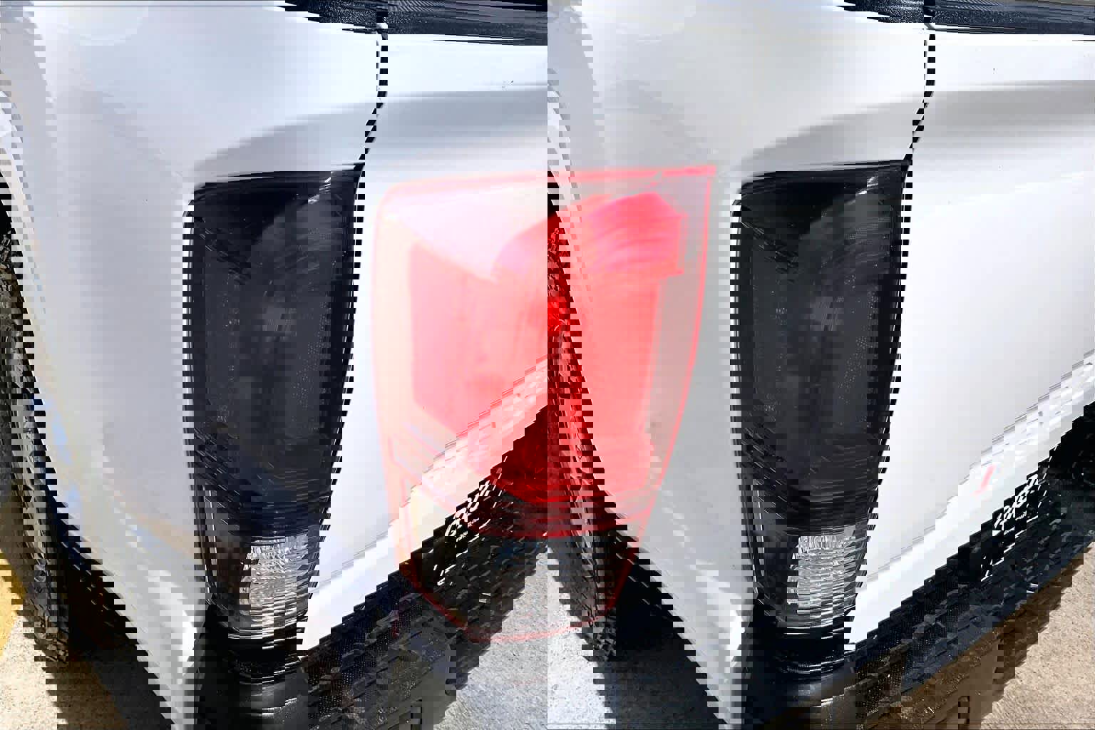 Used 2018 Toyota Tacoma SR image 26