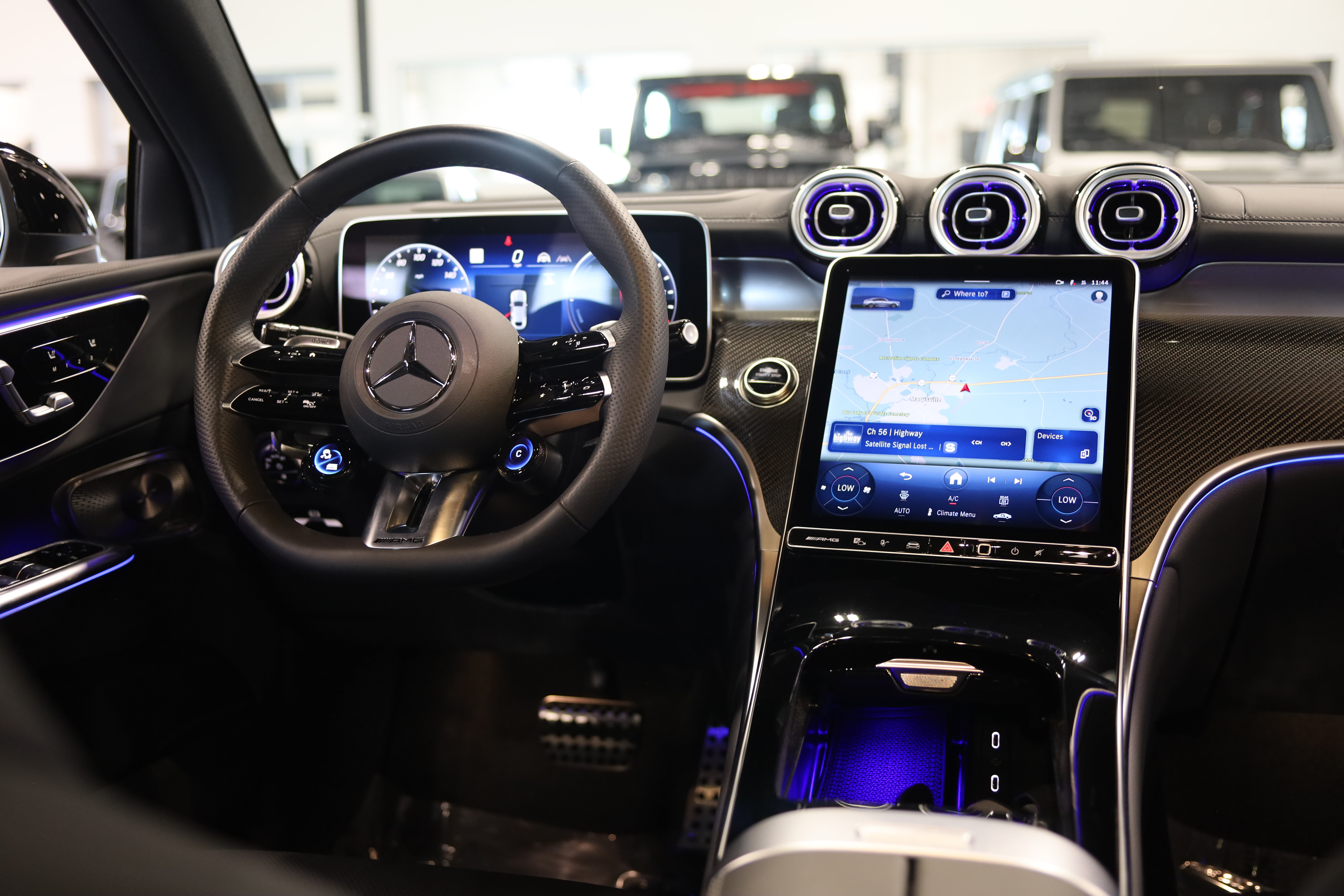 Used 2025 Mercedes-Benz GLC 63 AMG S w/ Driver Assistance Package image 32