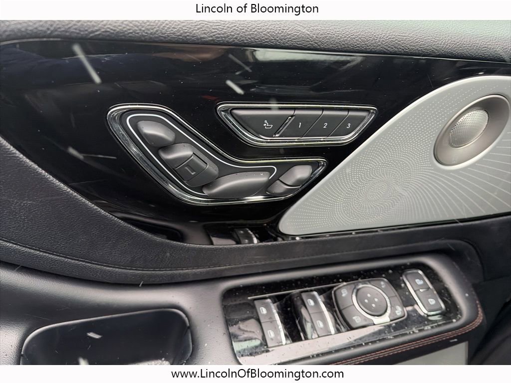 Certified 2021 Lincoln Aviator Reserve w/ Equipment Group 208A image 16