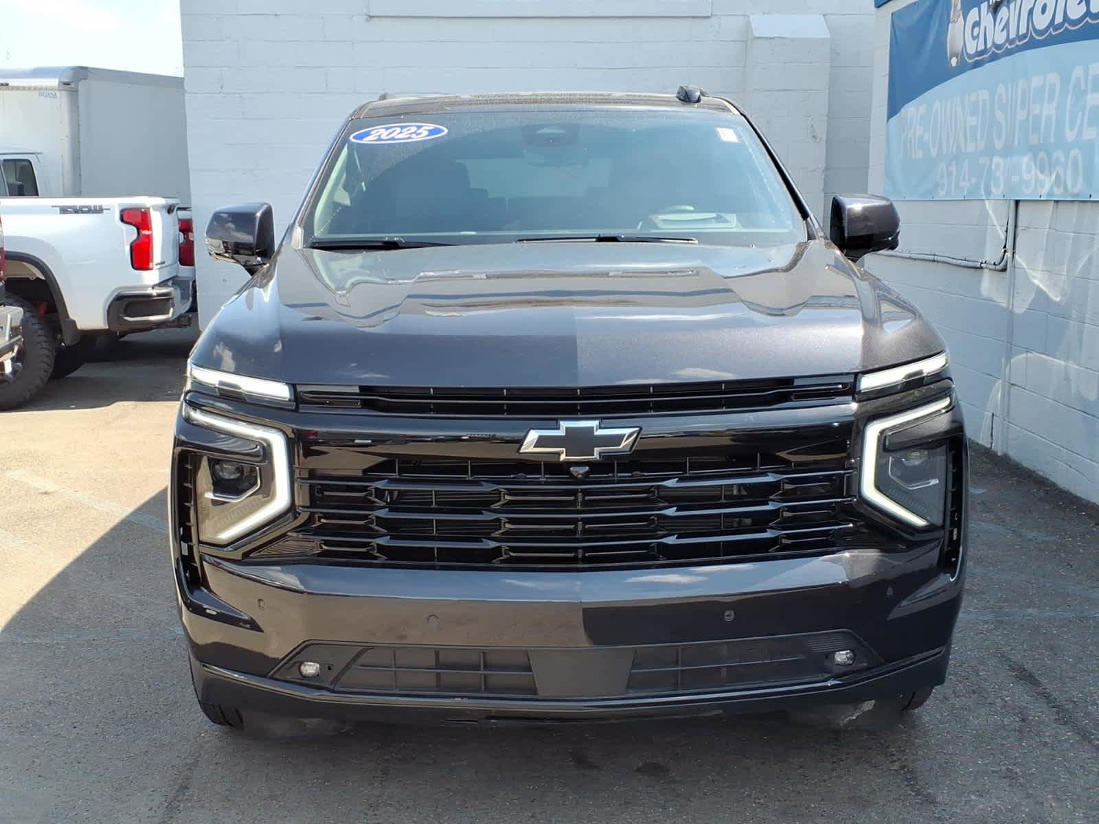Used 2025 Chevrolet Tahoe RST w/ Advanced Technology Package AWD/4WD image 2