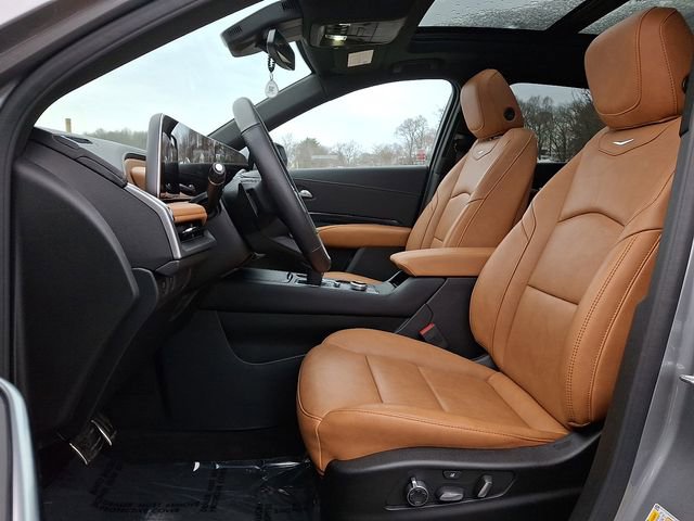 Used 2025 Cadillac XT4 Sport image 13