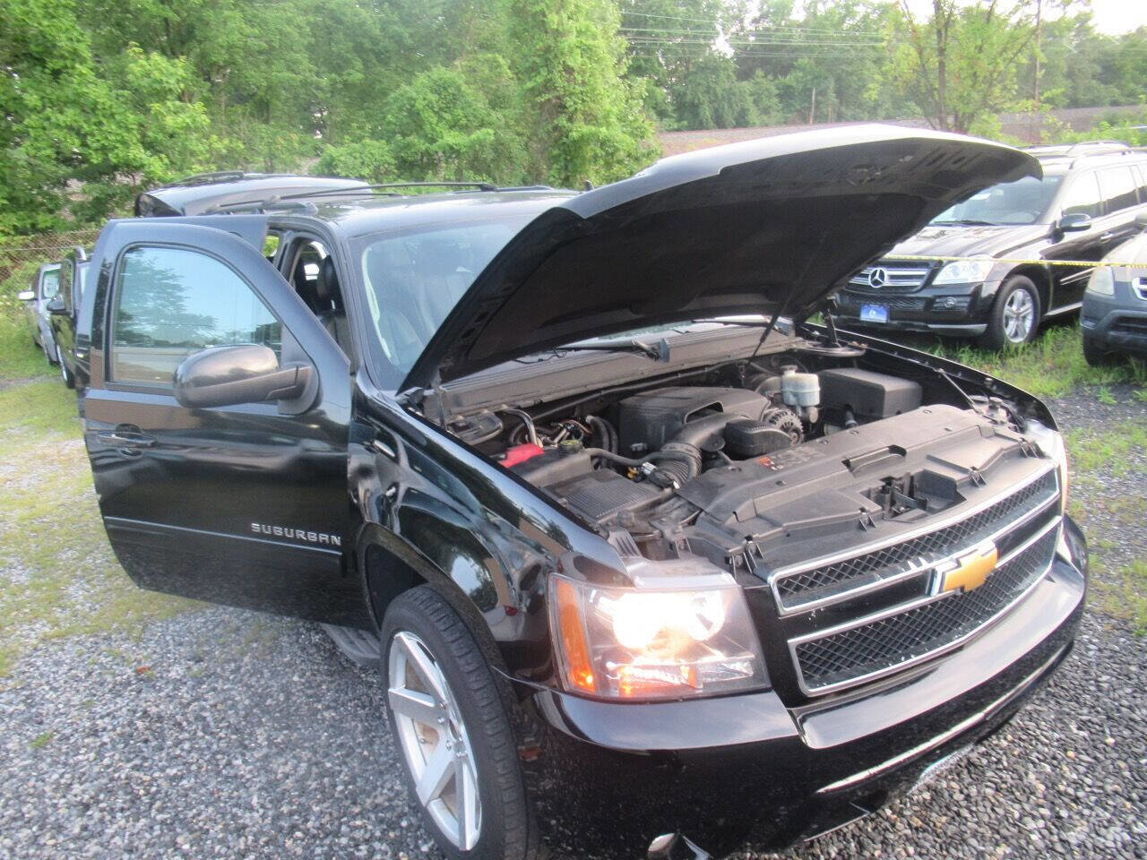 Used 2013 Chevrolet Suburban LT AWD/4WD image 7
