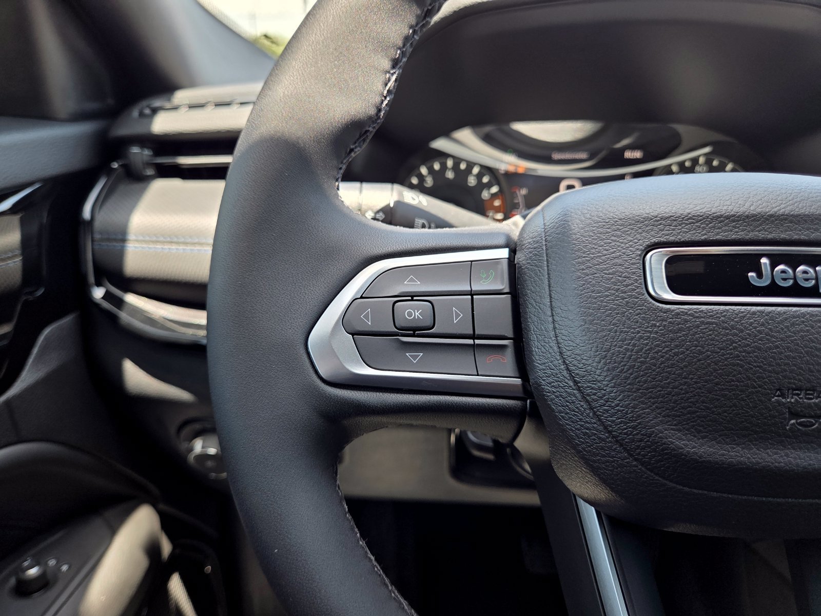 New 2026 Jeep Compass Latitude AWD/4WD image 41
