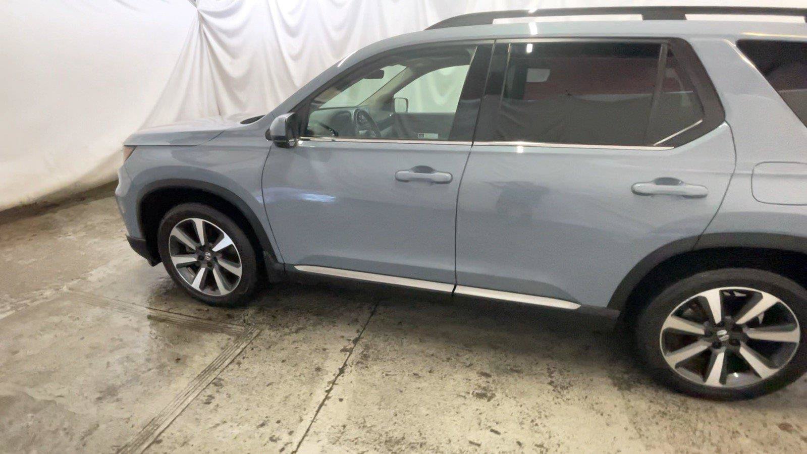 Certified 2023 Honda Pilot Touring image 11