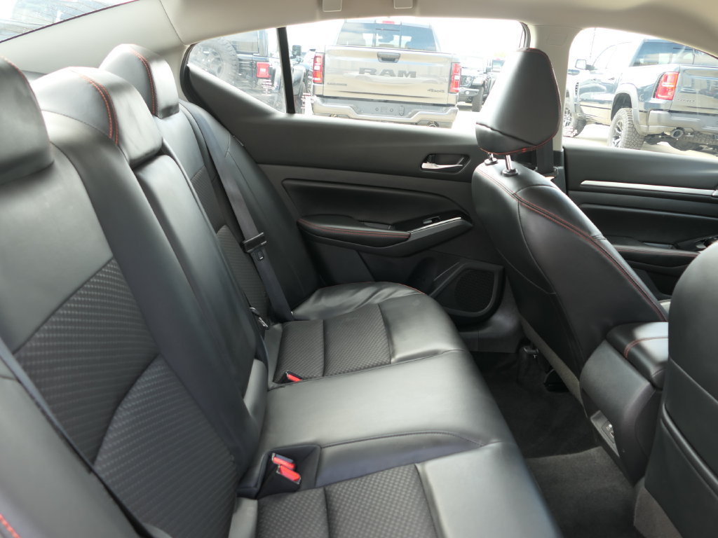 Used 2024 Nissan Altima 2.5 SR FWD image 22