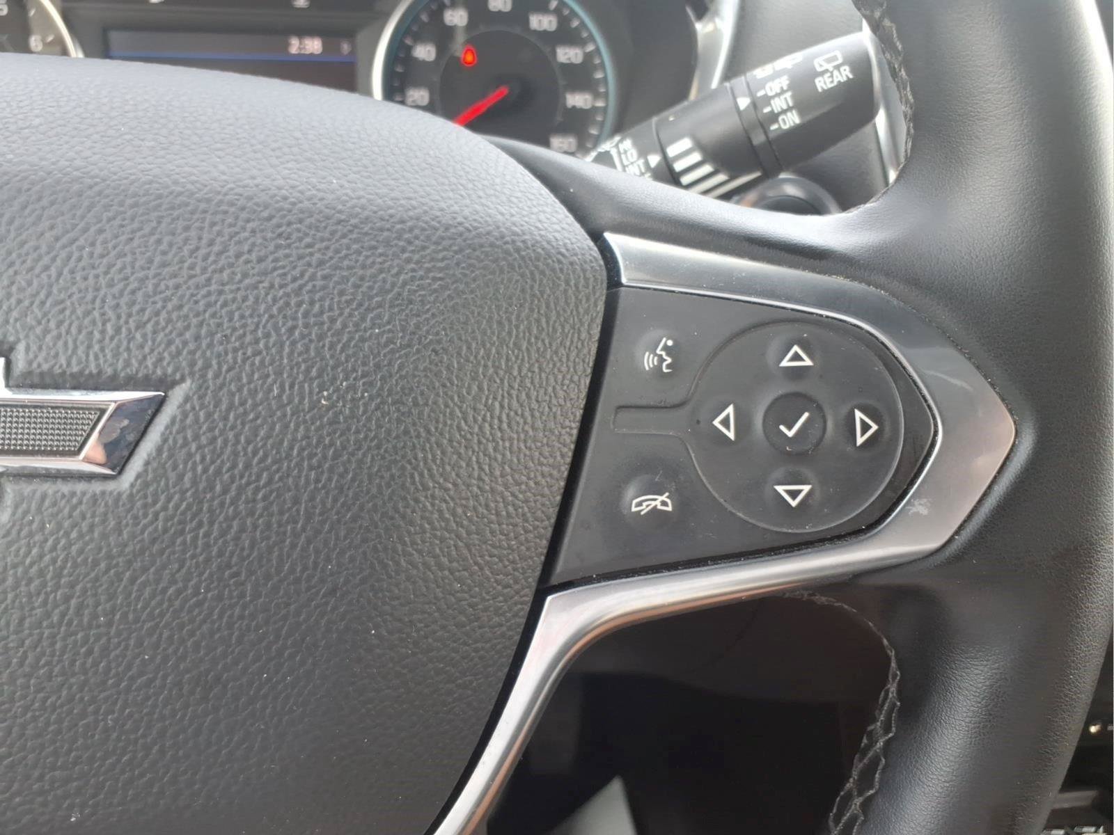 Used 2023 Chevrolet Traverse LT FWD image 23