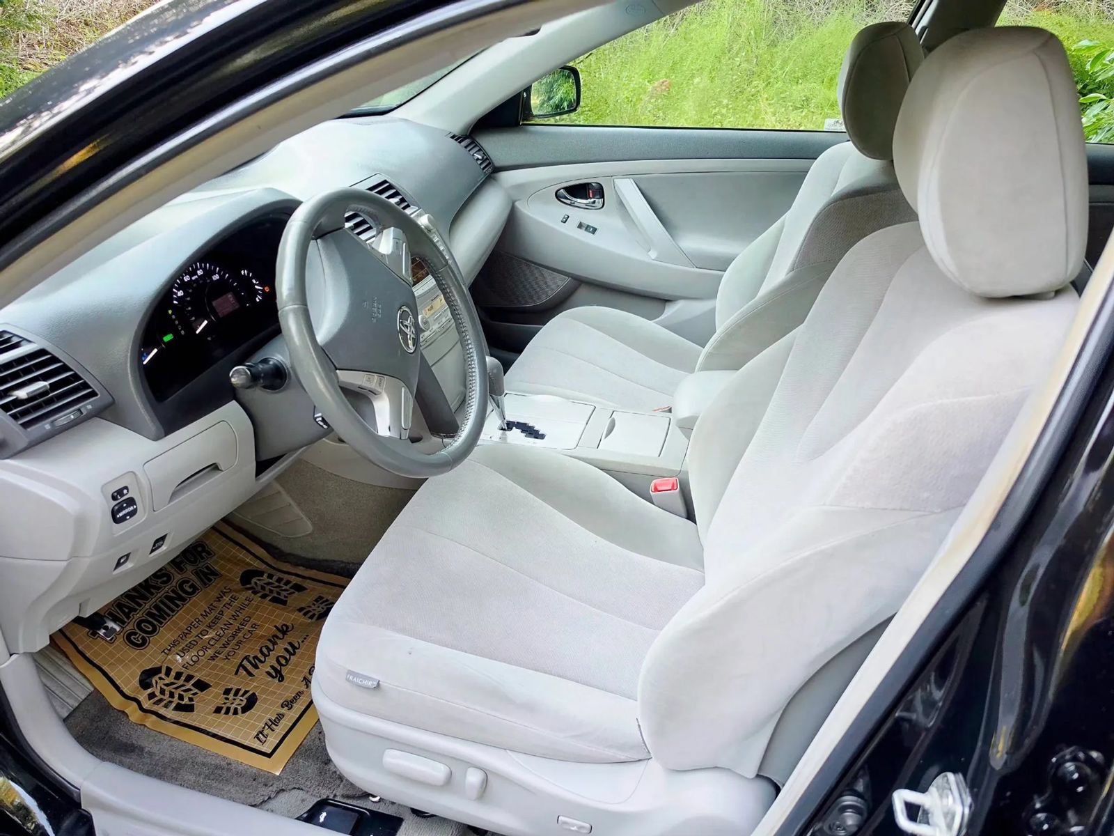 Used 2010 Toyota Camry Hybrid FWD image 9