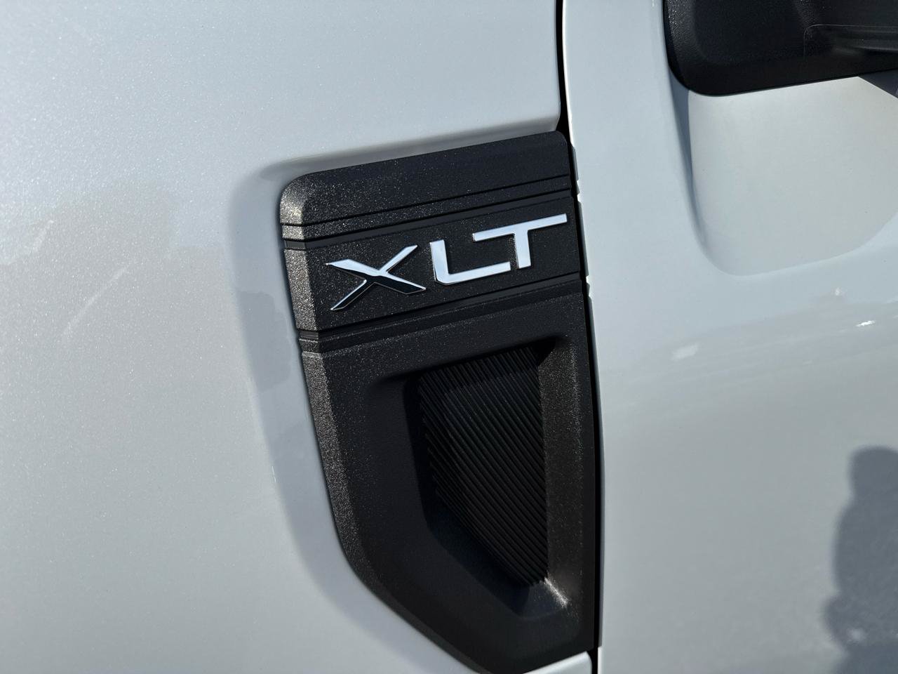 New 2026 Ford Maverick XLT w/ XLT Luxury Package FWD image 19