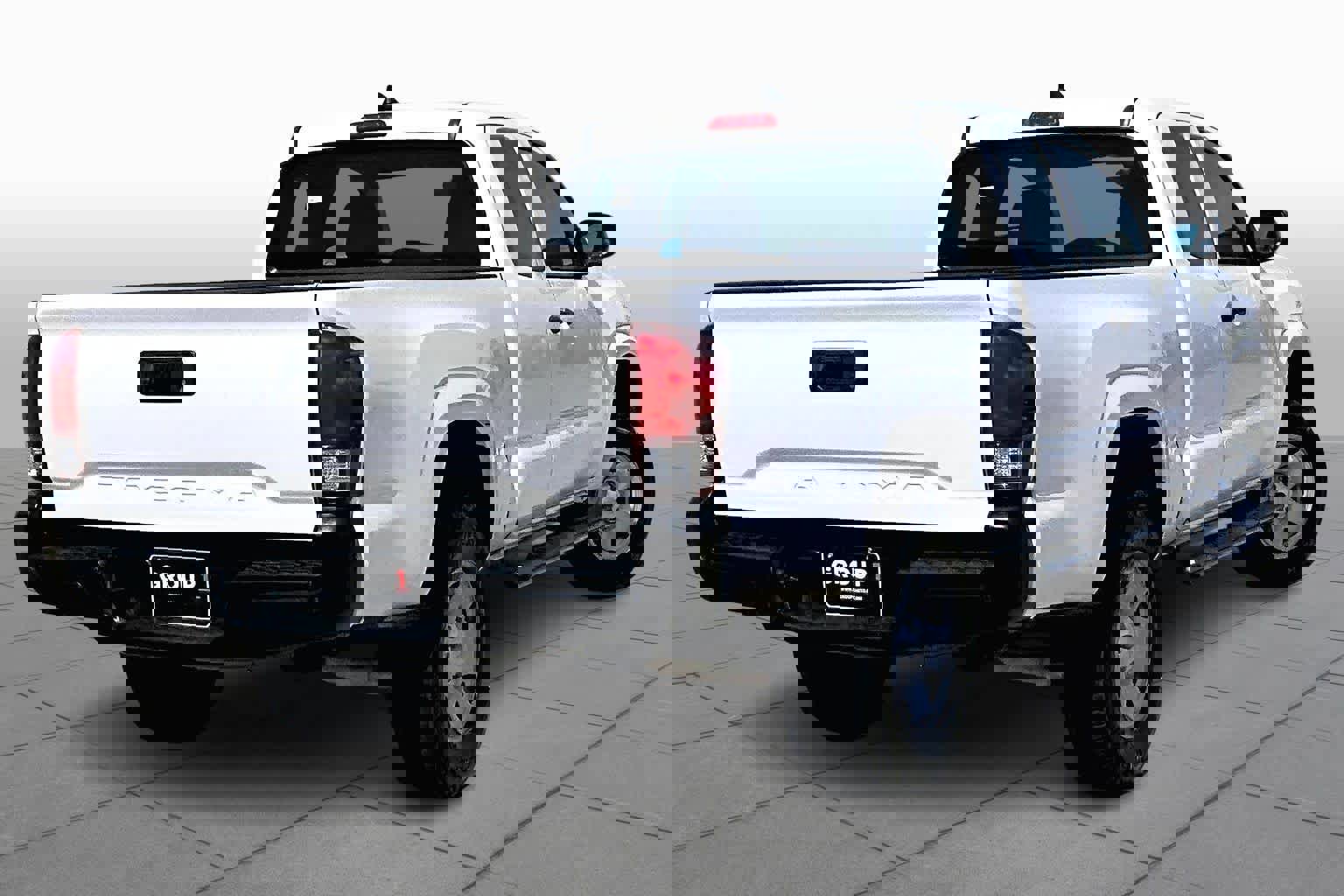 Used 2018 Toyota Tacoma SR image 12