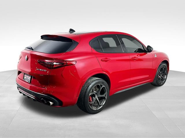 Used 2018 Alfa Romeo Stelvio Quadrifoglio w/ Driver Assist Dynamic Package AWD/4WD image 7