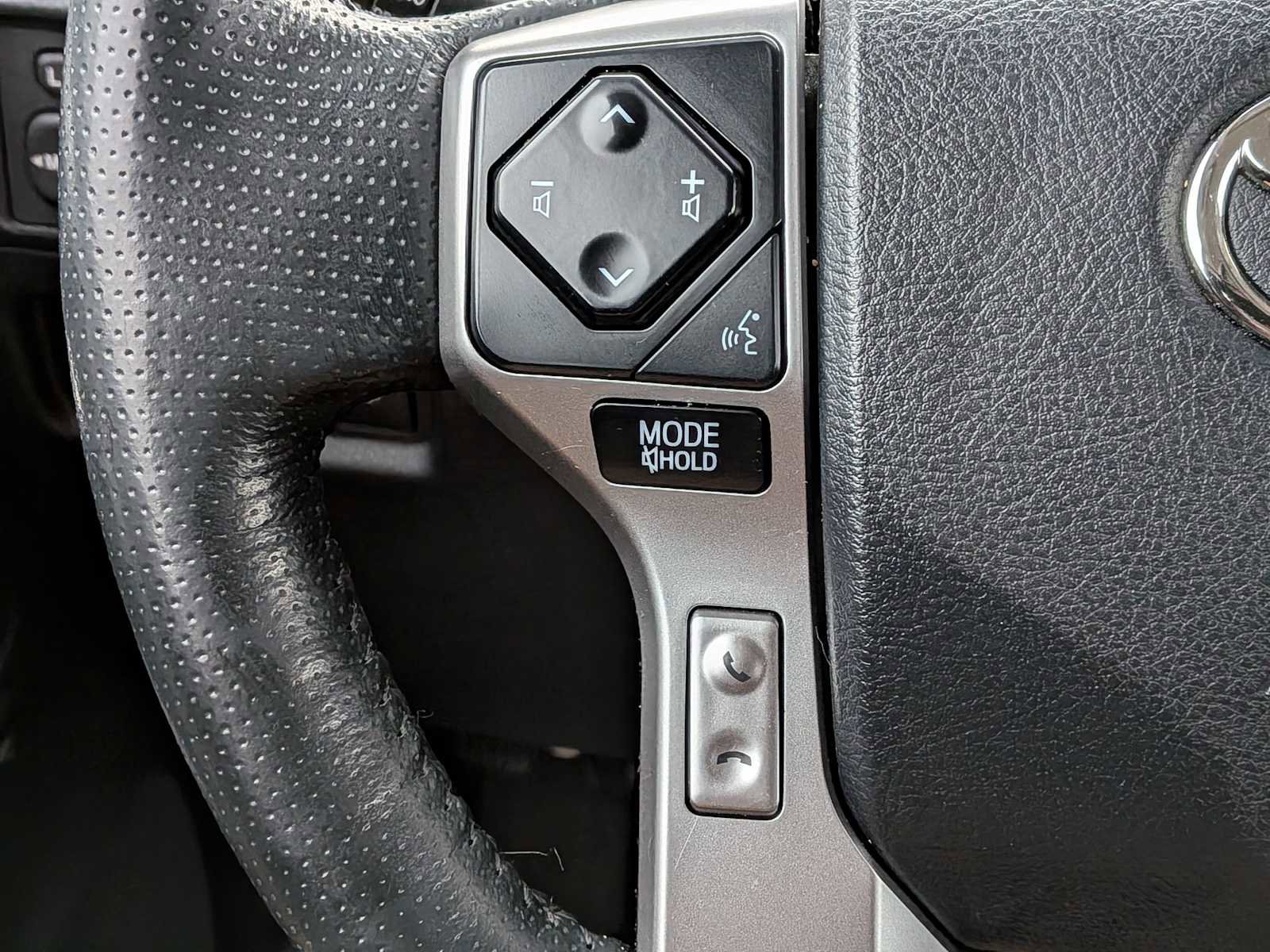 Used 2024 Toyota 4Runner Limited AWD/4WD image 27