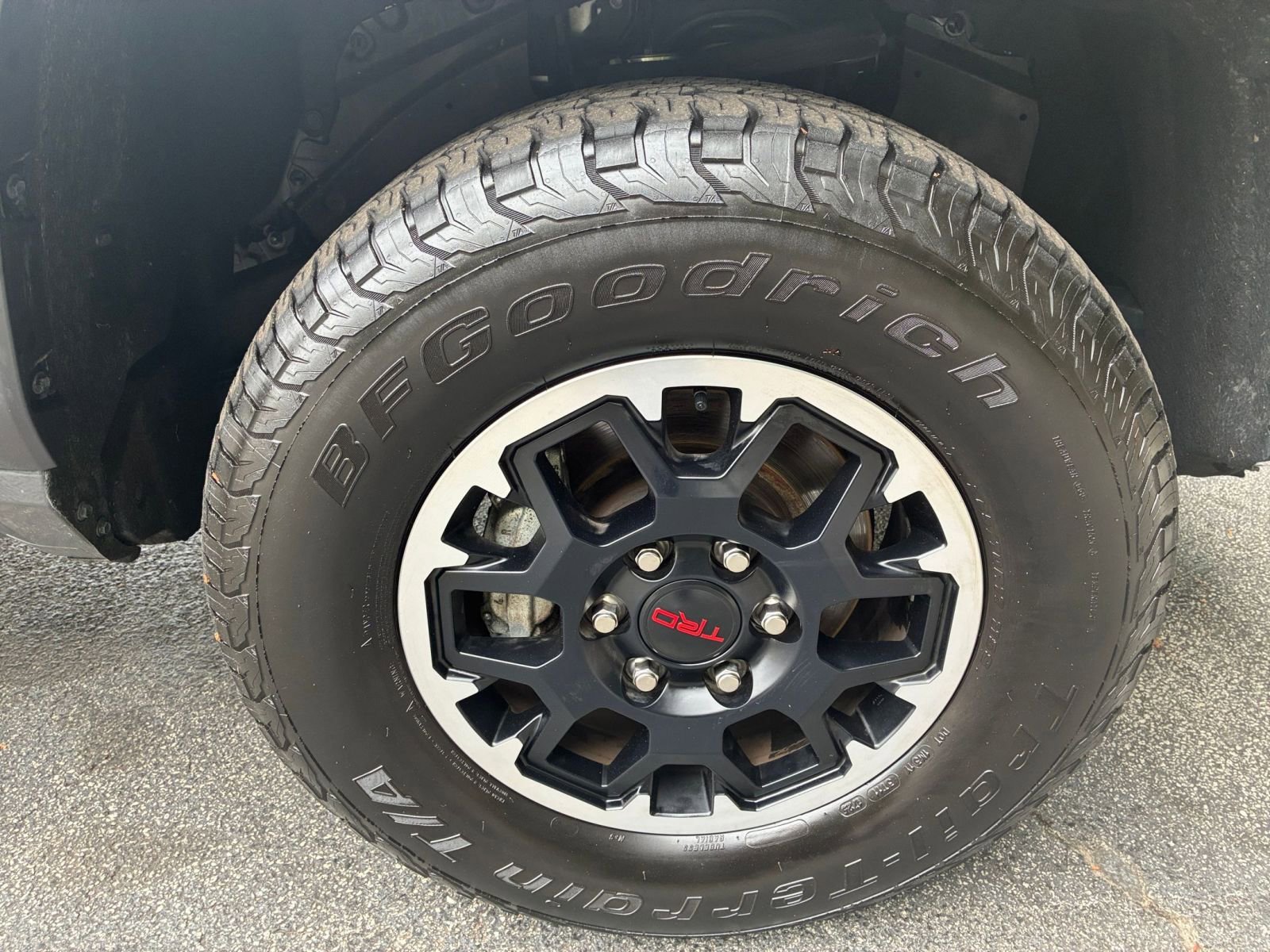 Used 2025 Toyota Tacoma TRD Off-Road AWD/4WD image 31