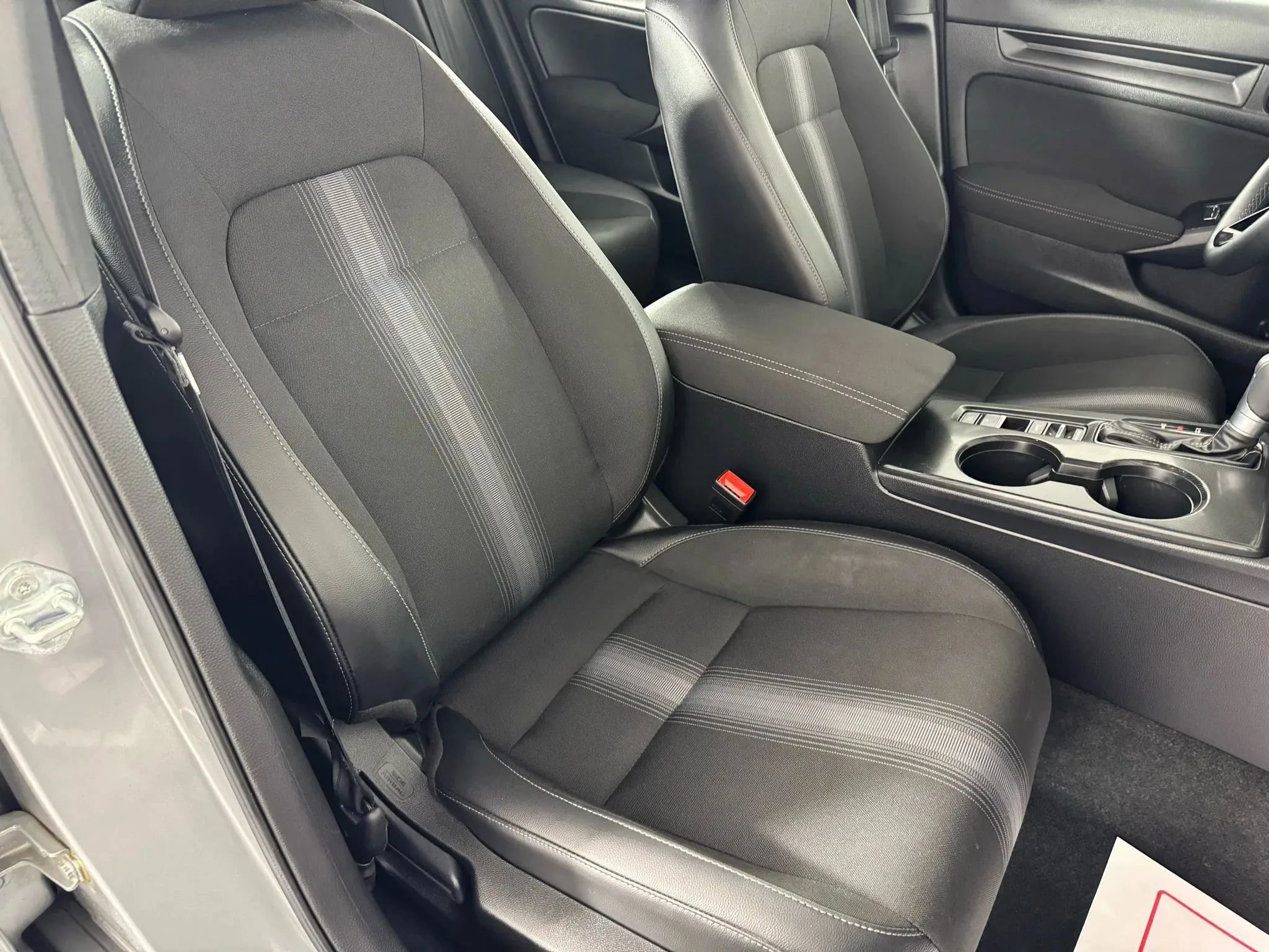 Used 2025 Honda Civic Sport image 32