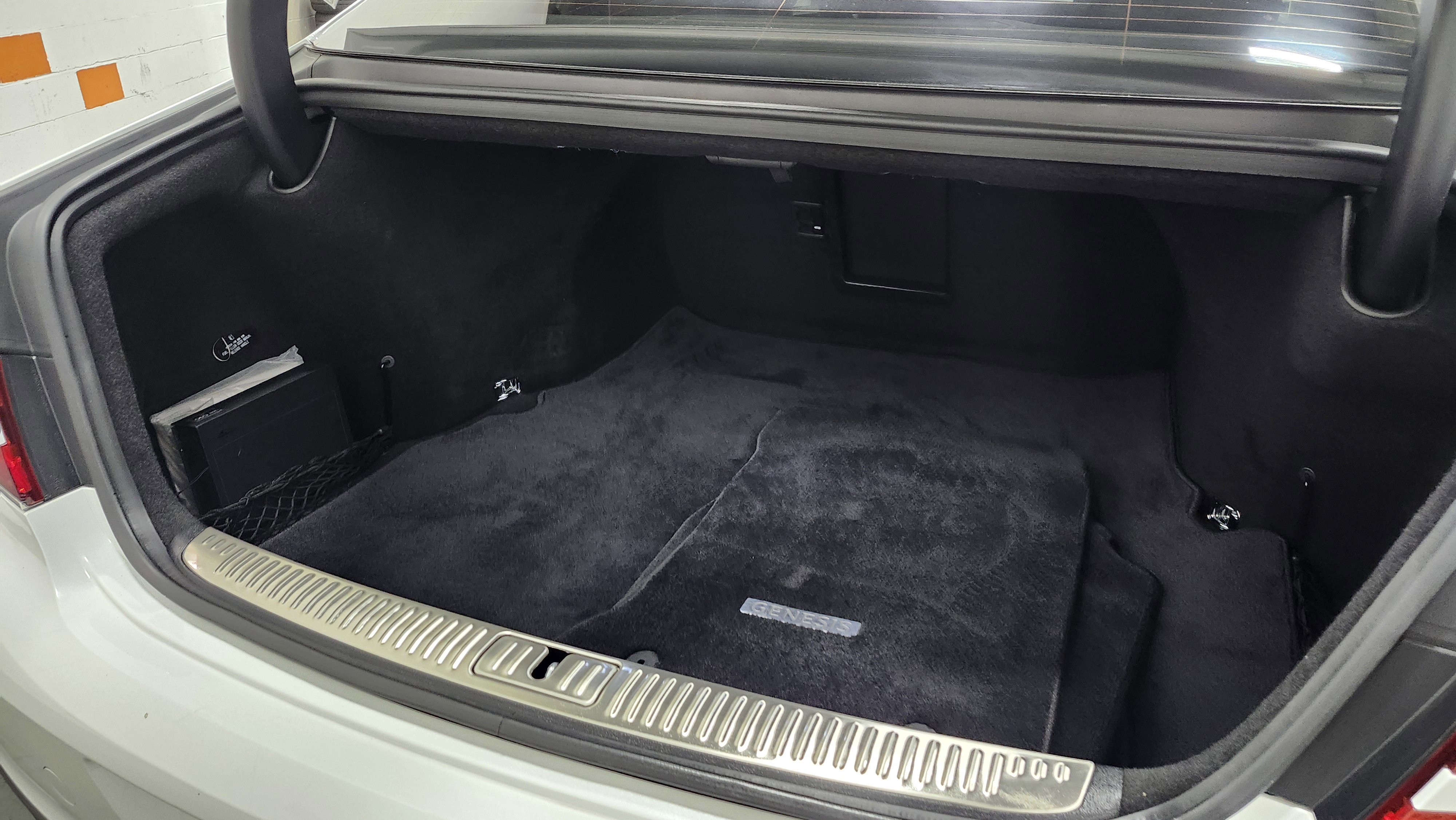 Used 2021 Genesis G90 3.3T Premium image 26