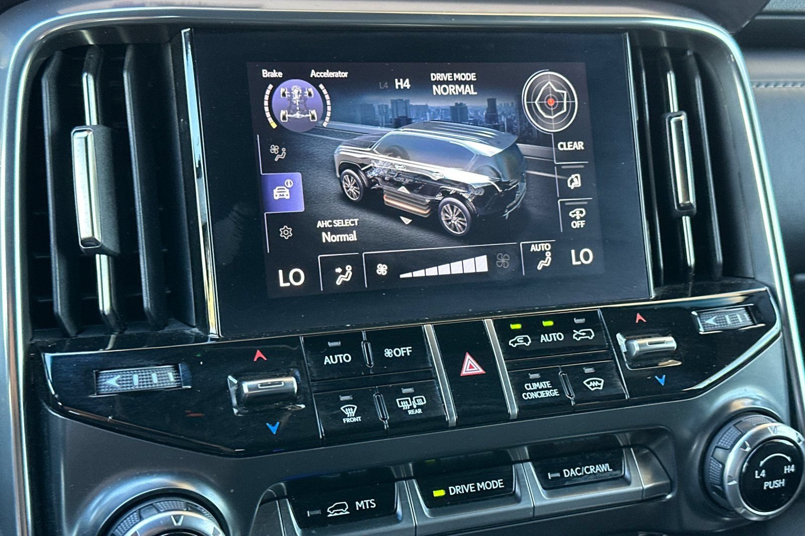 Used 2024 Lexus LX 600 F Sport AWD/4WD image 22