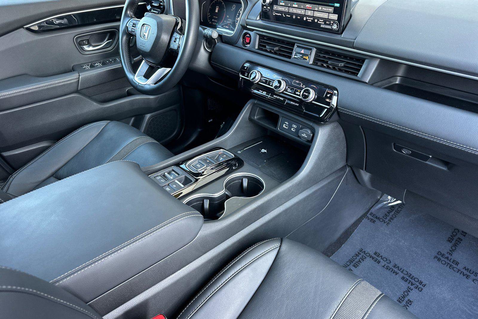 Certified 2025 Honda Pilot Touring image 17