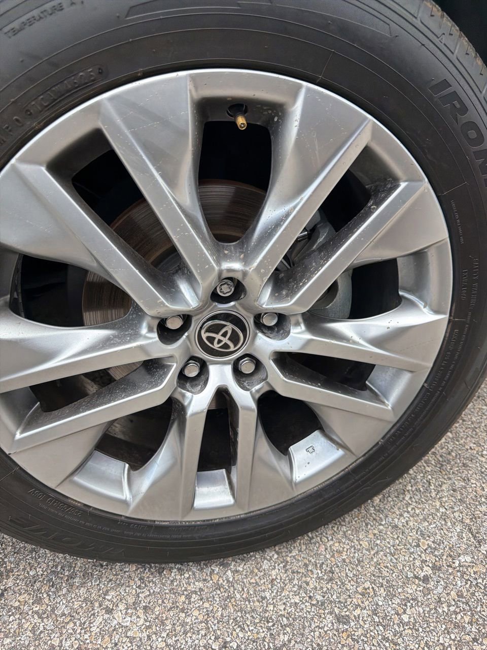 Used 2022 Toyota RAV4 Limited FWD image 4