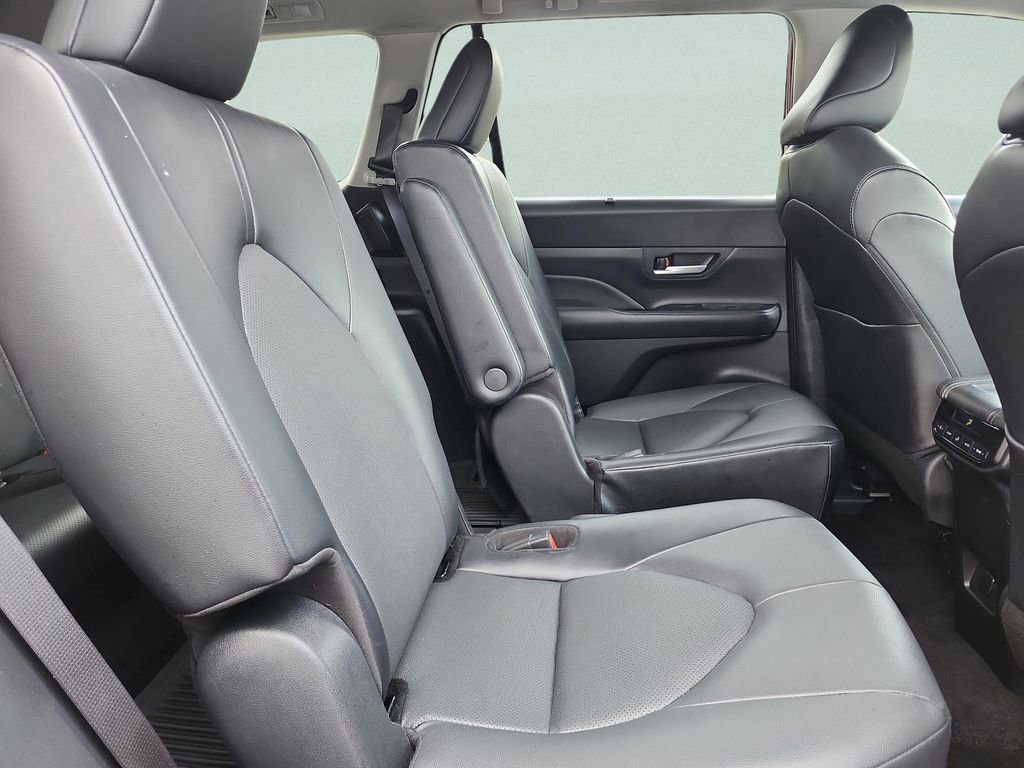 Used 2024 Toyota Grand Highlander AWD image 31