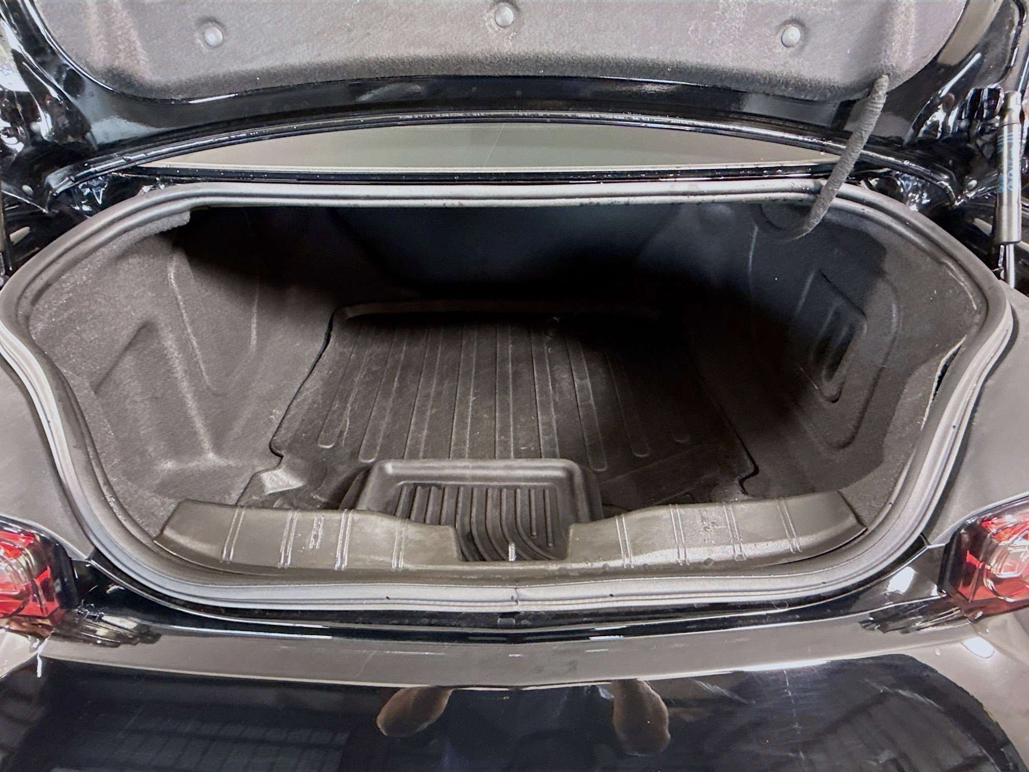 Used 2019 Chevrolet Camaro SS image 33