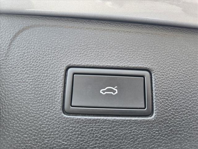 Certified 2022 Volkswagen Atlas SEL Premium image 17