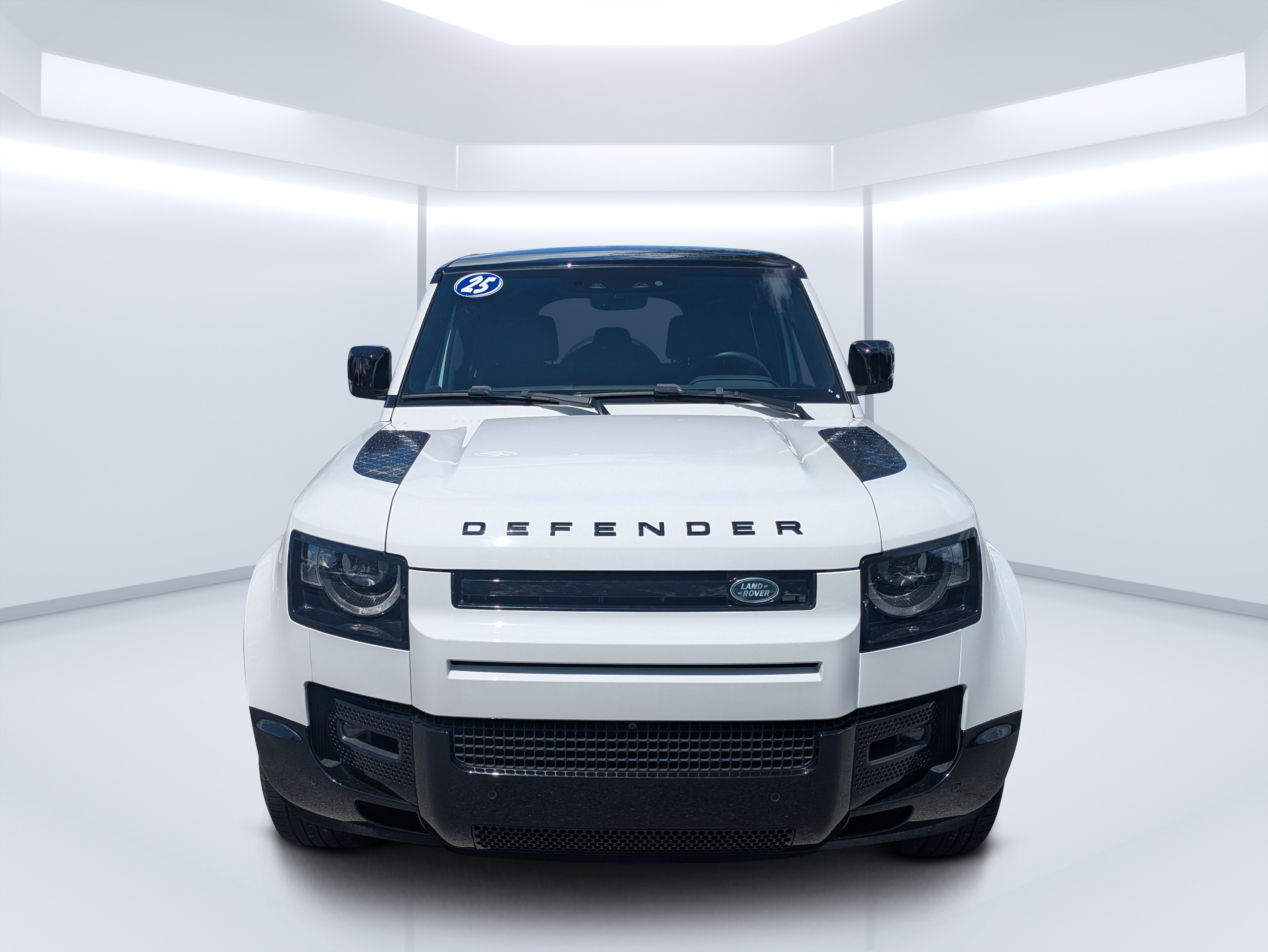 Used 2025 Land Rover Defender 110 X-Dynamic SE AWD/4WD image 8