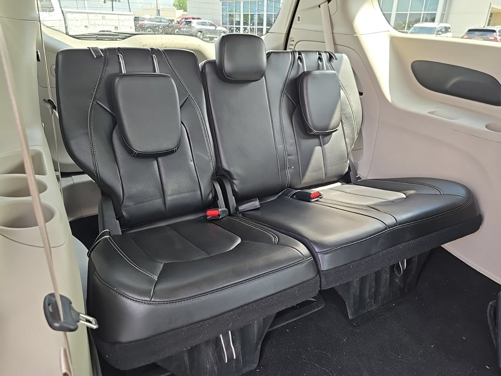 Used 2023 Chrysler Pacifica Touring-L FWD image 41