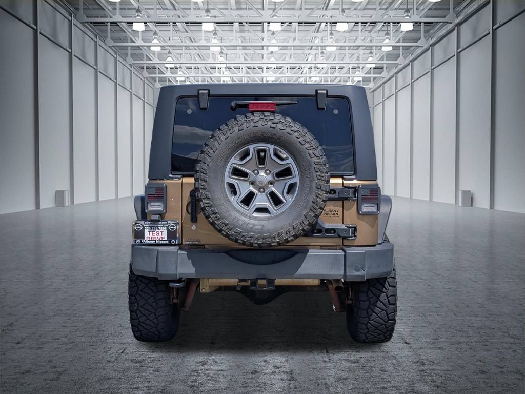 Used 2015 Jeep Wrangler Unlimited Rubicon w/ Max Tow Package AWD/4WD image 9