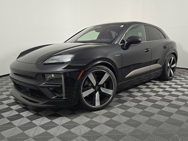 Certified 2025 Porsche Macan Turbo Electric AWD/4WD image 1