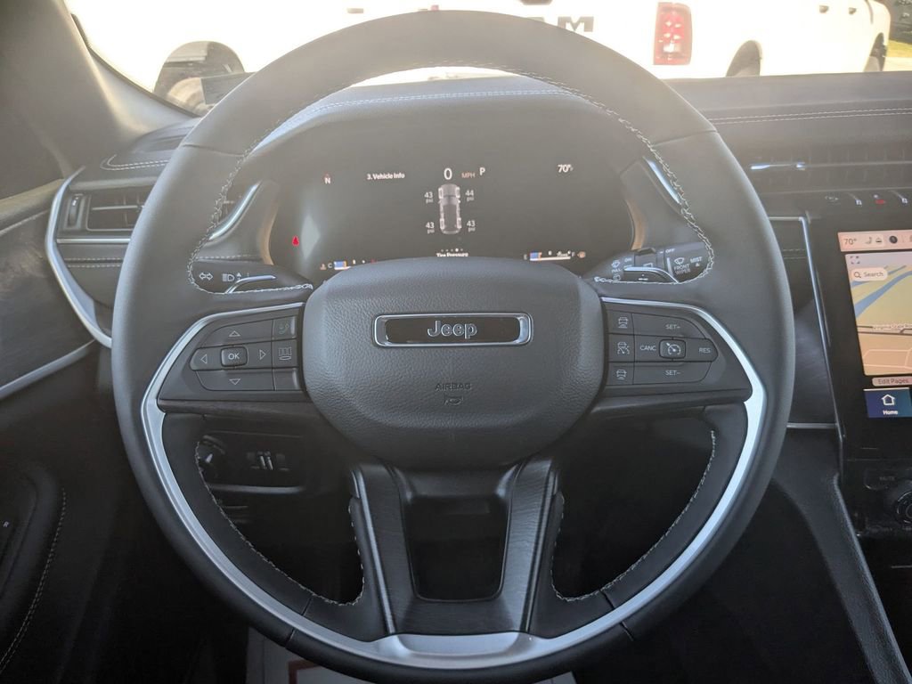 New 2025 Jeep Grand Cherokee Limited w/ Black Appearance Package image 23