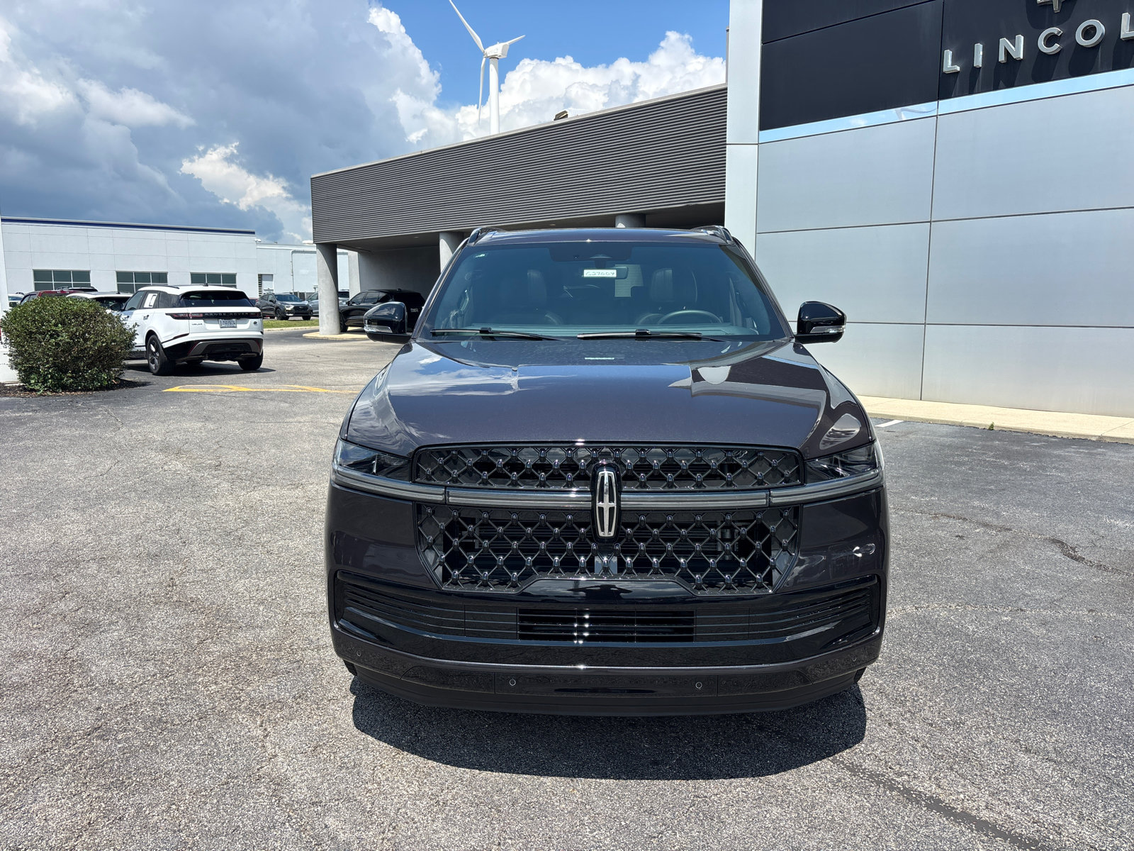 New 2027 Lincoln Navigator L Reserve w/ Jet Appearance Package AWD/4WD image 2