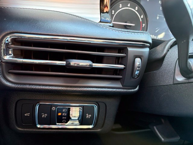 Used 2020 Lincoln Corsair AWD w/ Luxury Package image 23
