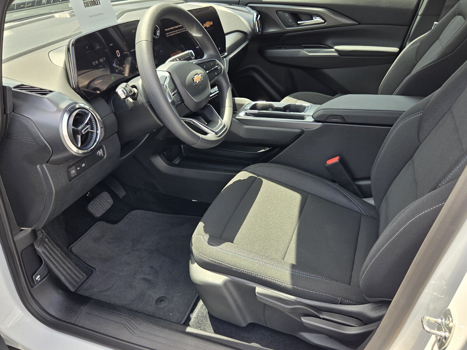 New 2026 Chevrolet Equinox EV LT w/ Midnight Package FWD image 5