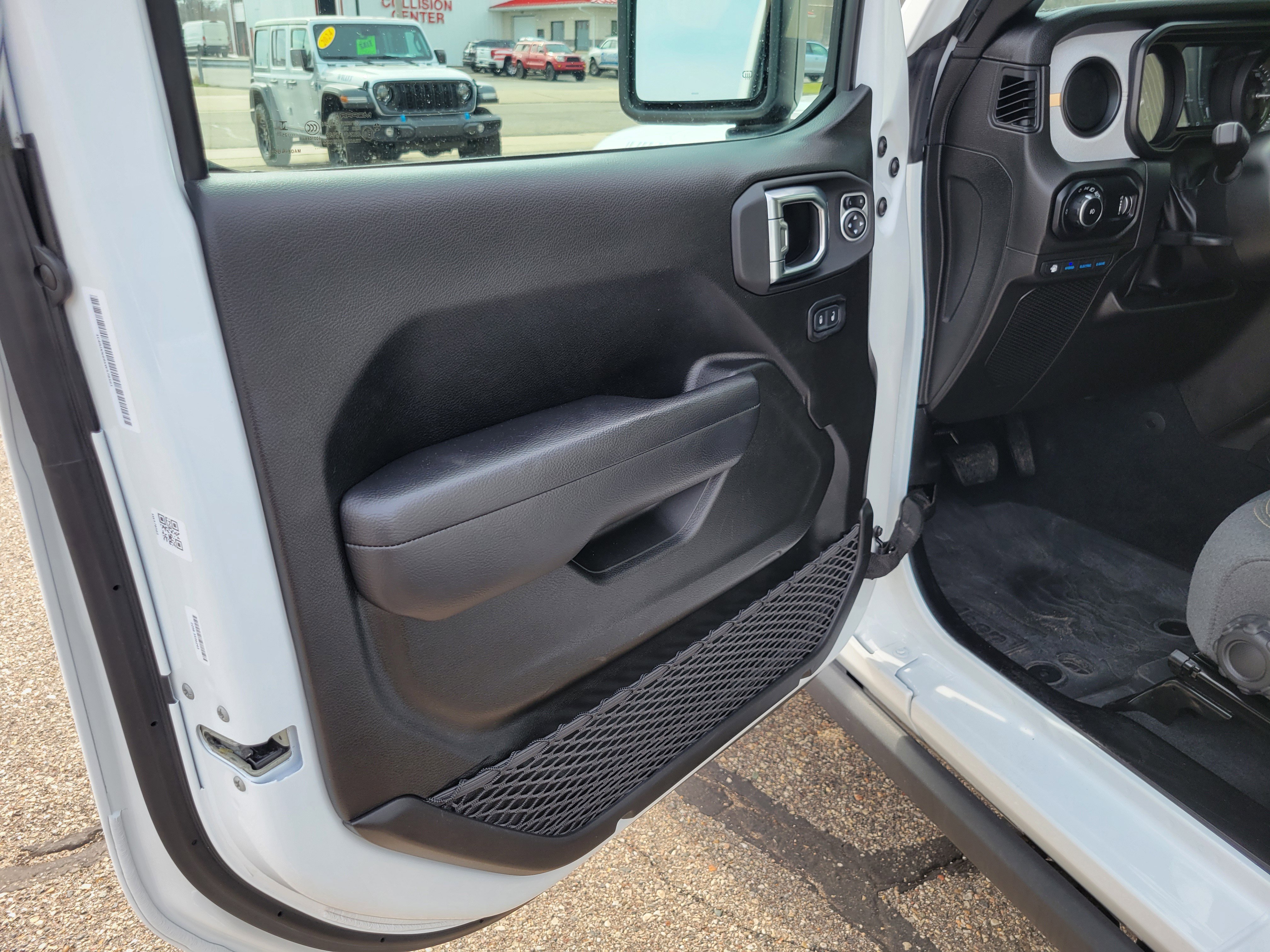 Used 2025 Jeep Wrangler Unlimited Sport S 4xe AWD/4WD image 6