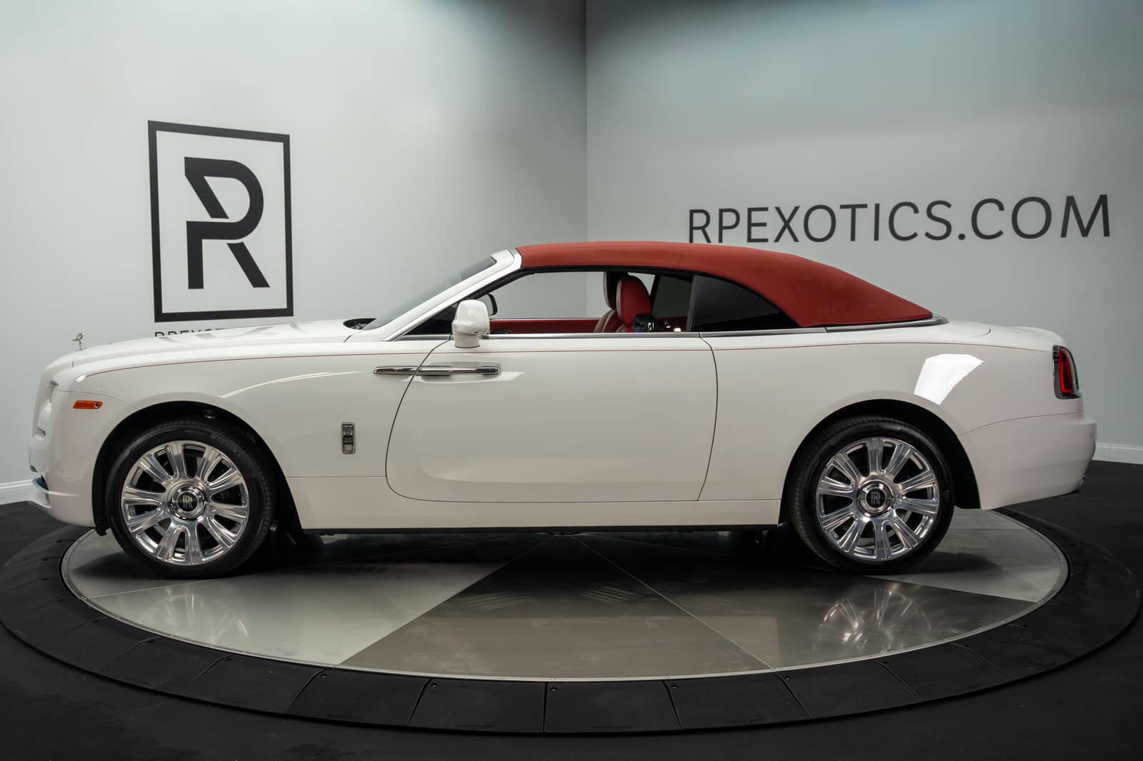 Used 2017 Rolls-Royce Dawn RWD image 5