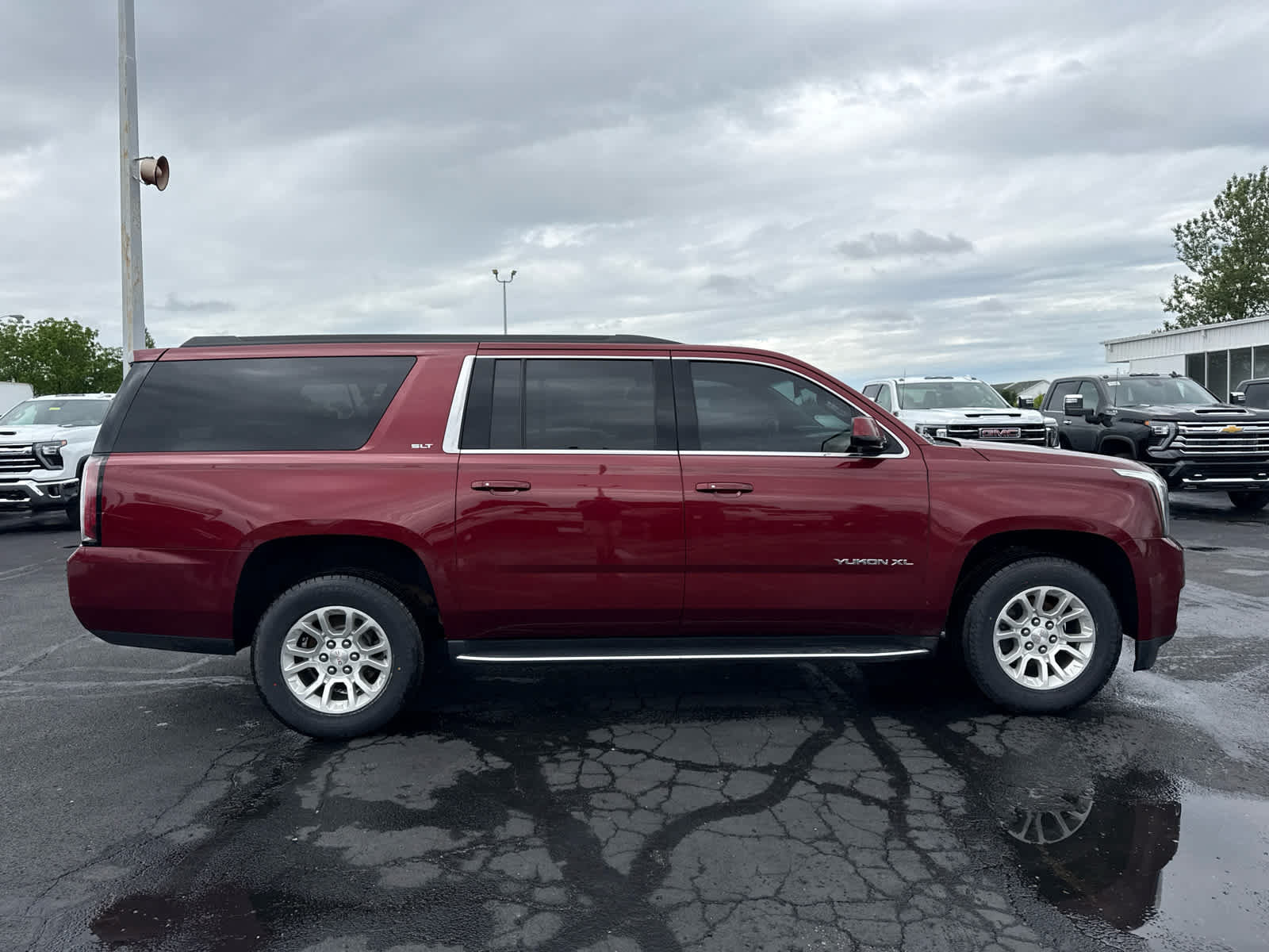 Certified 2019 GMC Yukon XL SLT AWD/4WD image 6